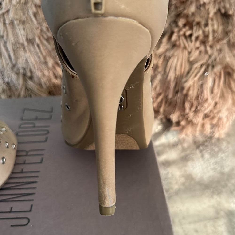 JLO MIANUDE shoes. Size 8.5. In mint condition. Original box. - Picture 8 of 10